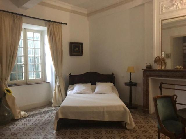 Chateau De Paulignan Trausse Luaran gambar